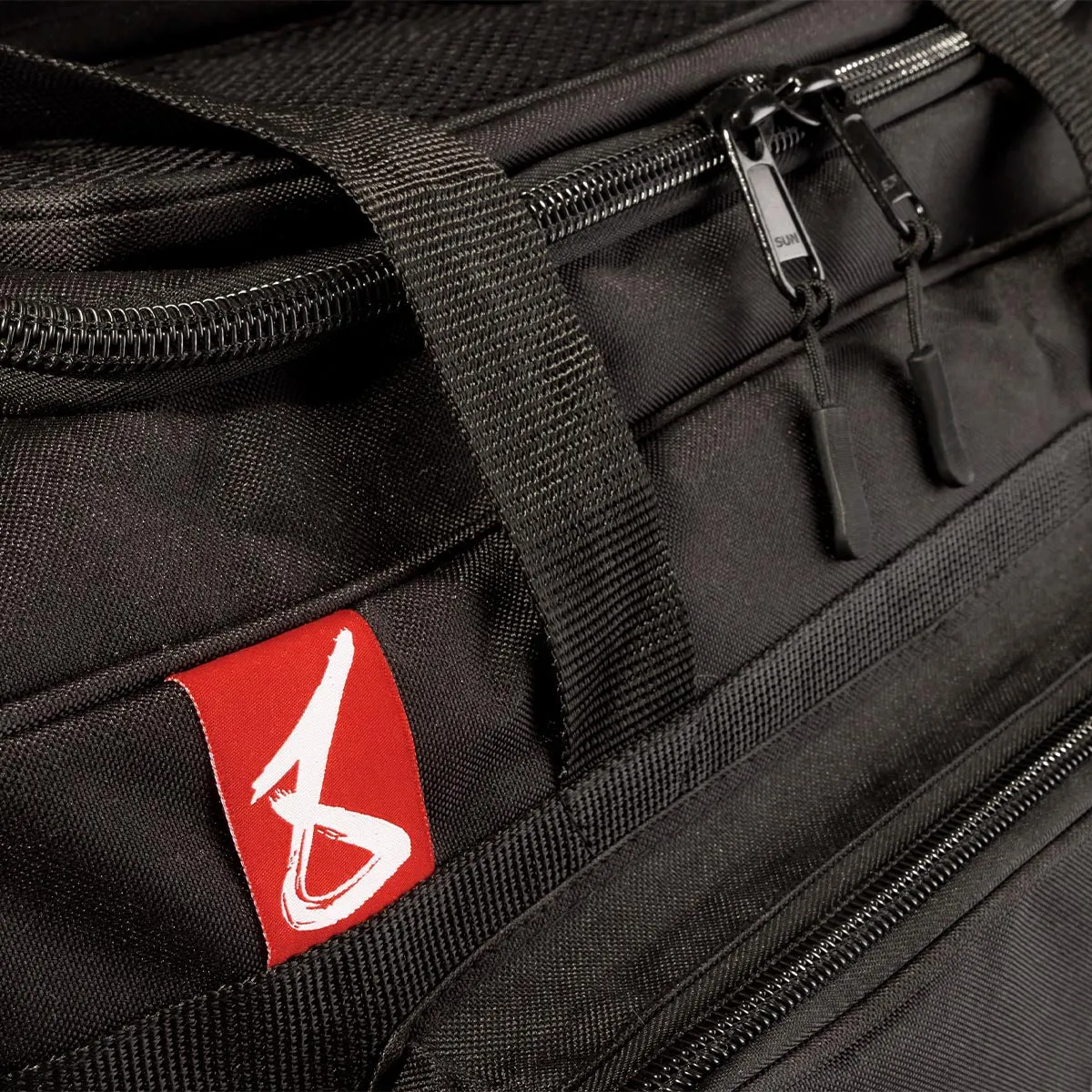 8 Weapons Sports Bag Black/Black