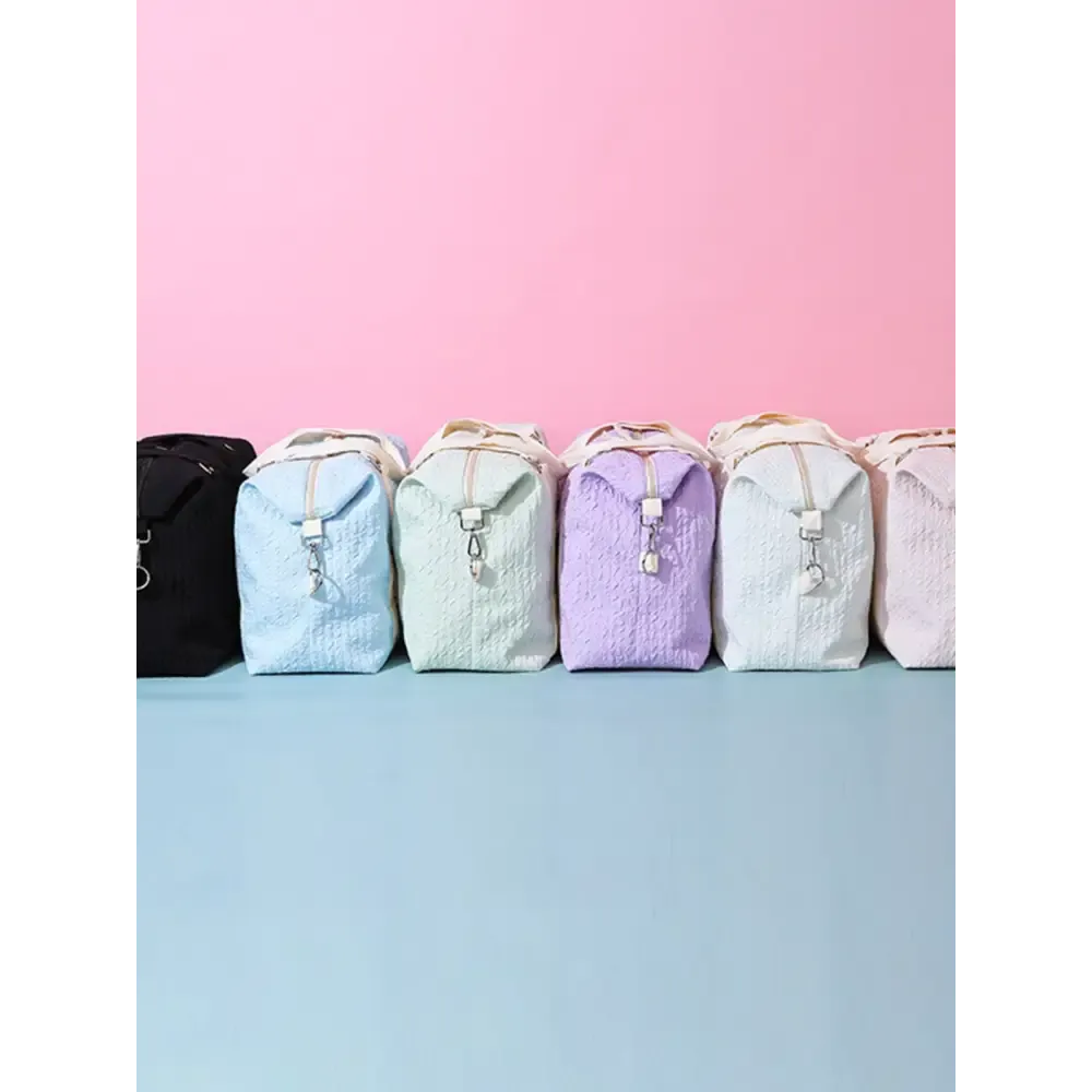 Elevate Your Luxury Fashion with the Exclusive Texture Oxford Travel Bag