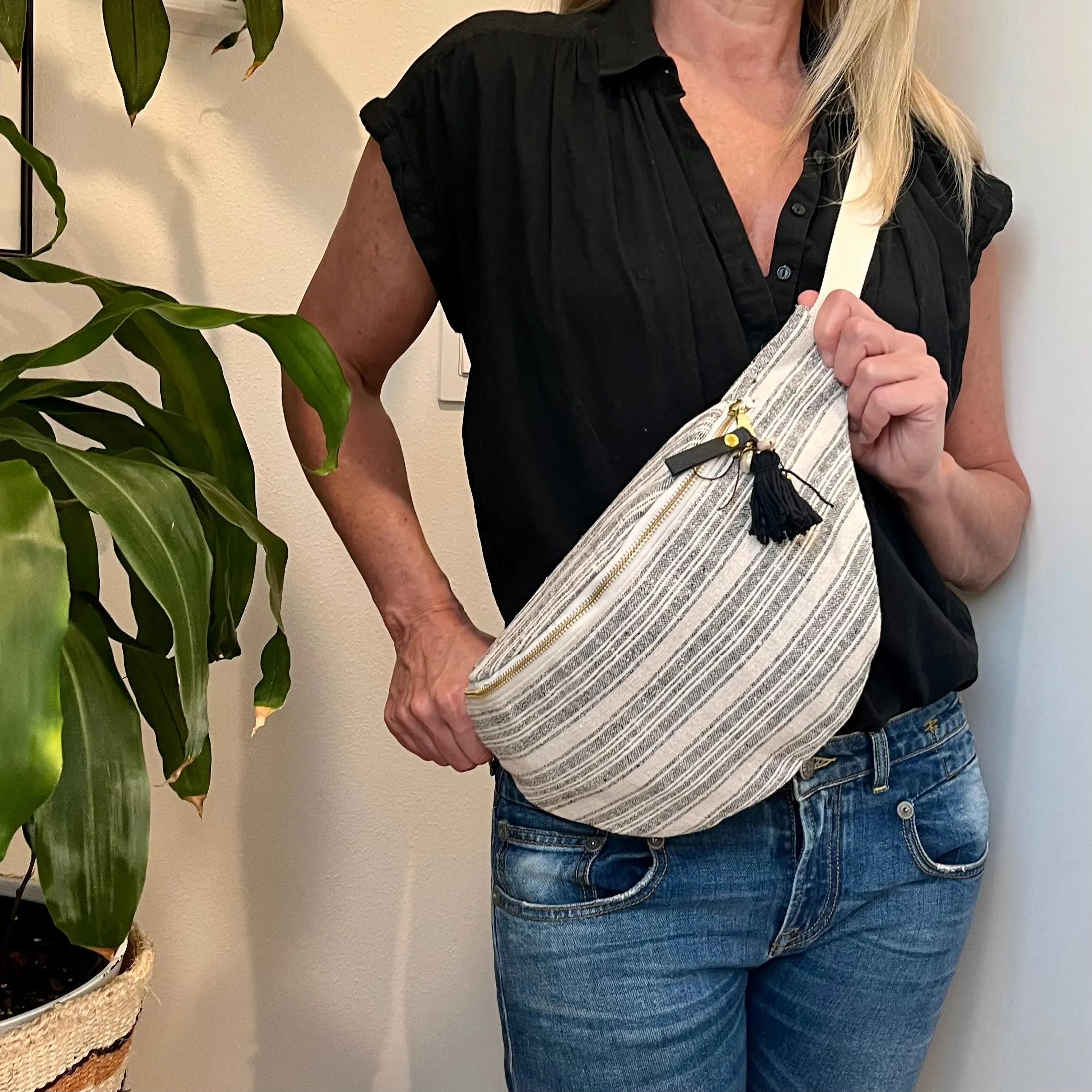Sabai Sling Bag Black