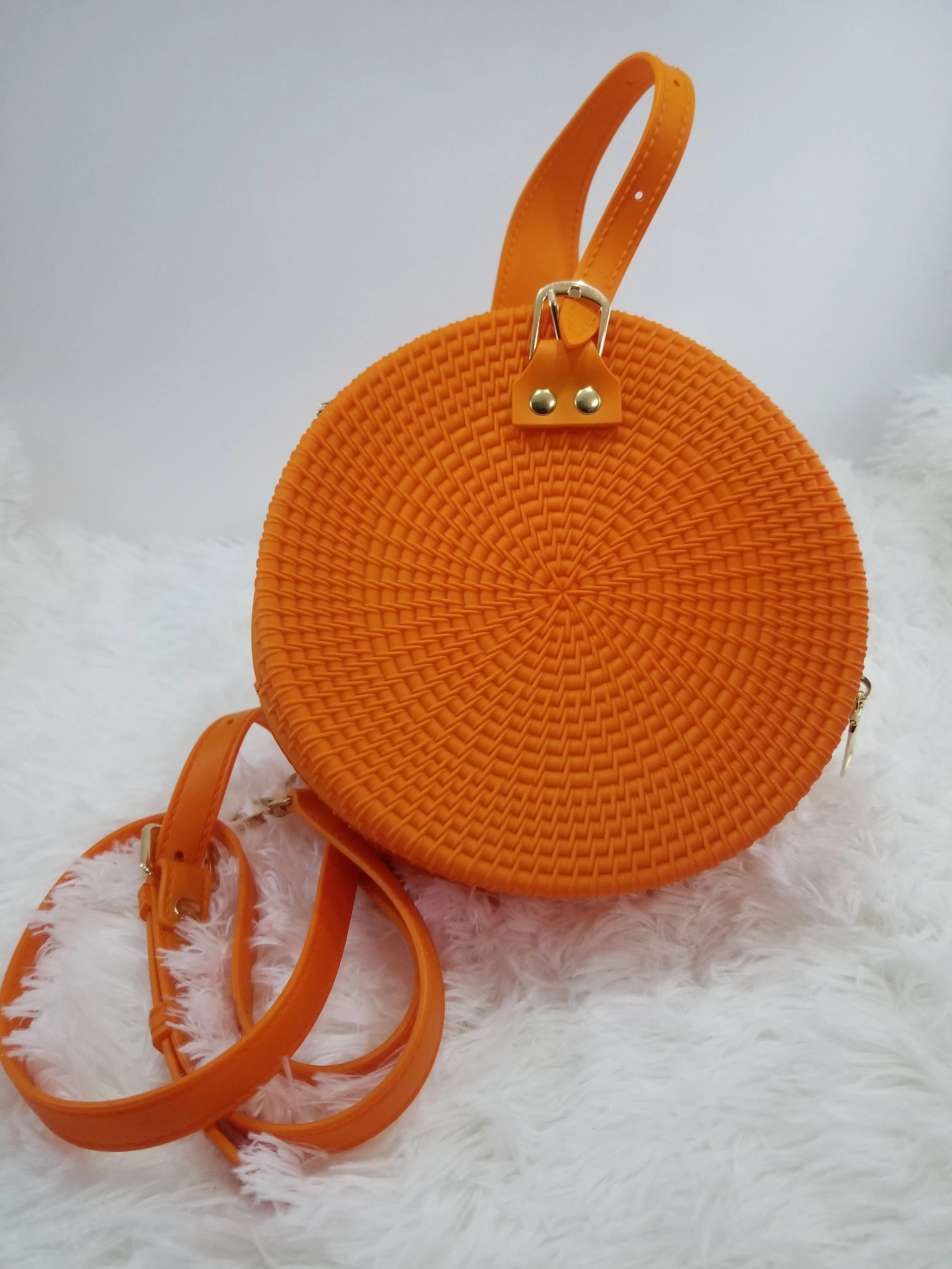 Women's Woven Circle Crossbody Purse