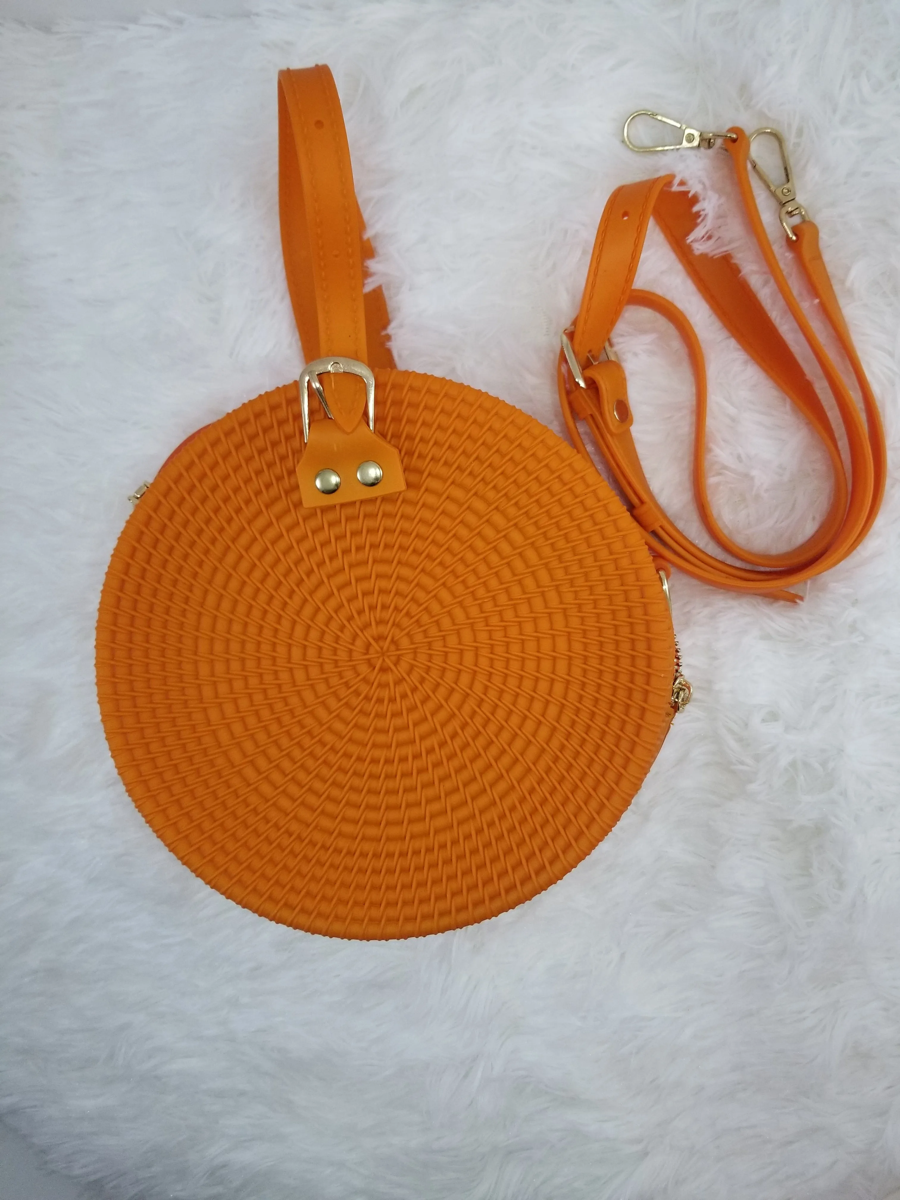 Women's Woven Circle Crossbody Purse